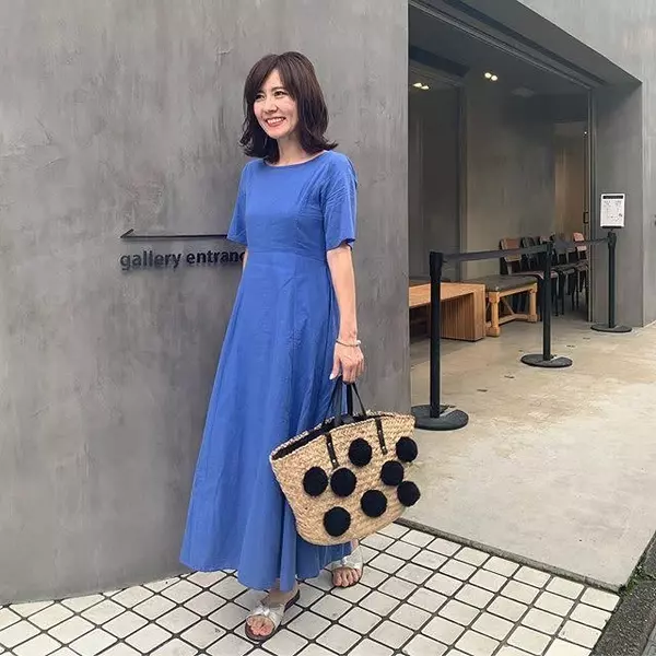 夏コーデは ワンピース で暑さをカット カラー 素材別に見る涼しげな着こなし ローリエプレス