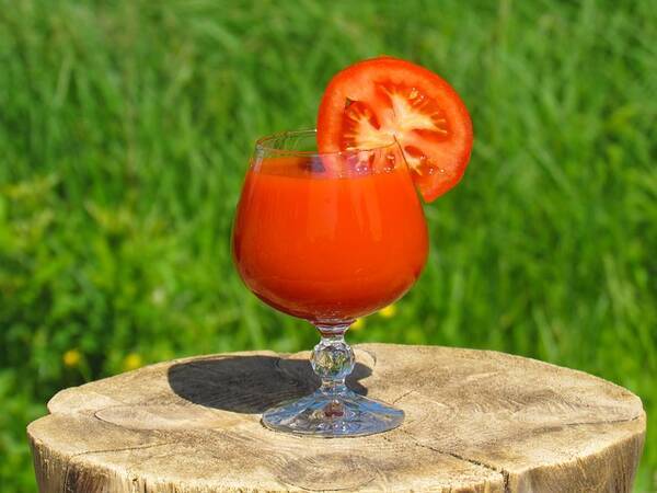 トマトジュースは美容と健康に効果あり おすすめレシピと飲み方をご紹介 ローリエプレス