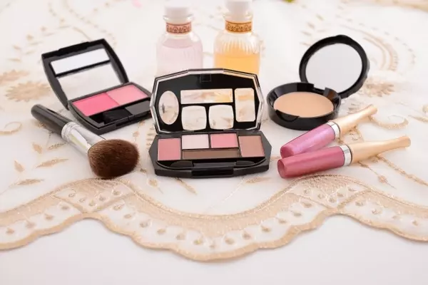 三重まぶたになる原因が知りたい 治し方やおすすめの商品も必見 ローリエプレス