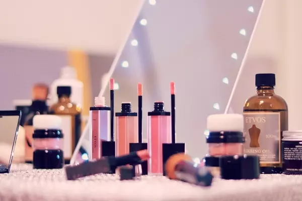 化粧品の使用期限を未開封 コスメ別にご紹介 捨てるべきサインも必見 ローリエプレス