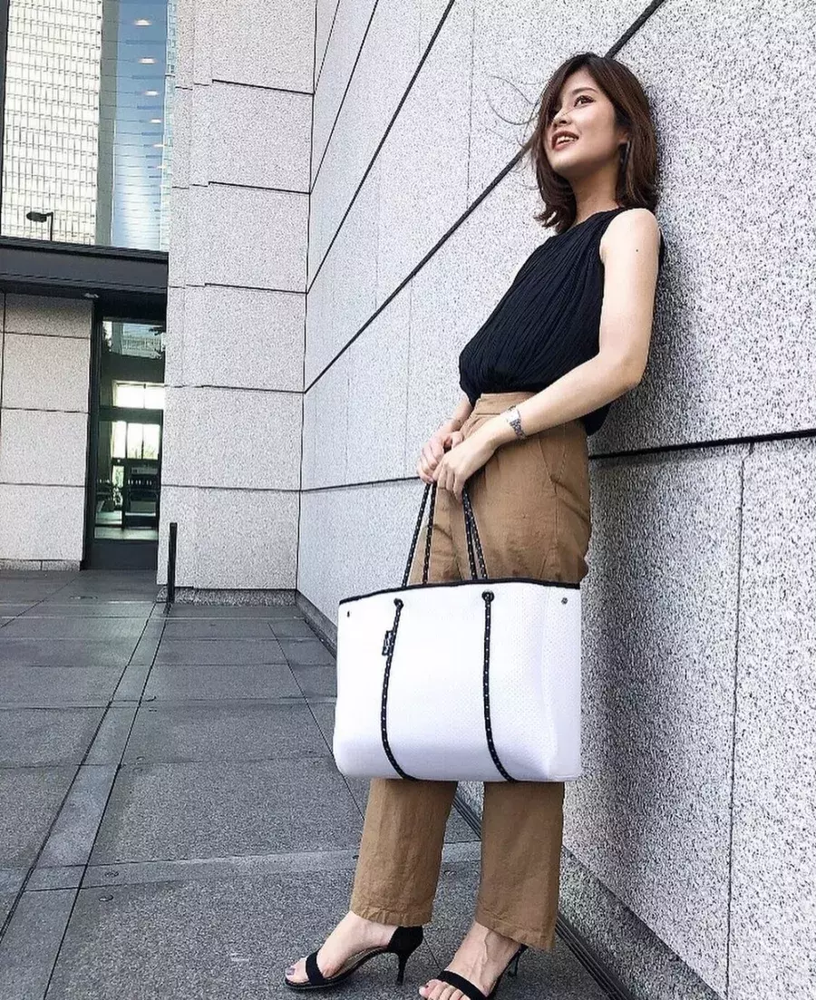 コンサバ の意味は ファッションの特徴とおすすめコーデを紹介 ローリエプレス コンサバ の意味は ファッションの特徴とおすすめコーデを紹介 ローリエプレス