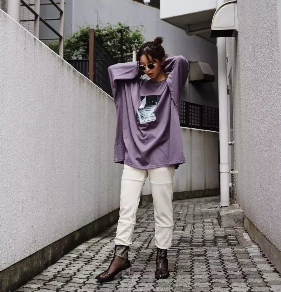 紫に合う色をマスターして個性的に おしゃれに差がつくコーデを紹介 ローリエプレス
