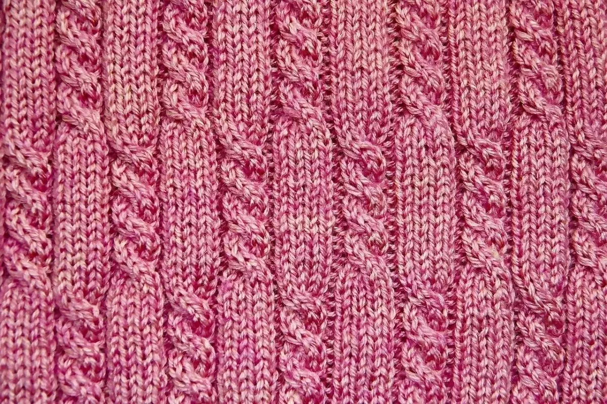 ピンクのニットで冬も鮮やかに ニットコーデをスタイル別にご紹介 ローリエプレス