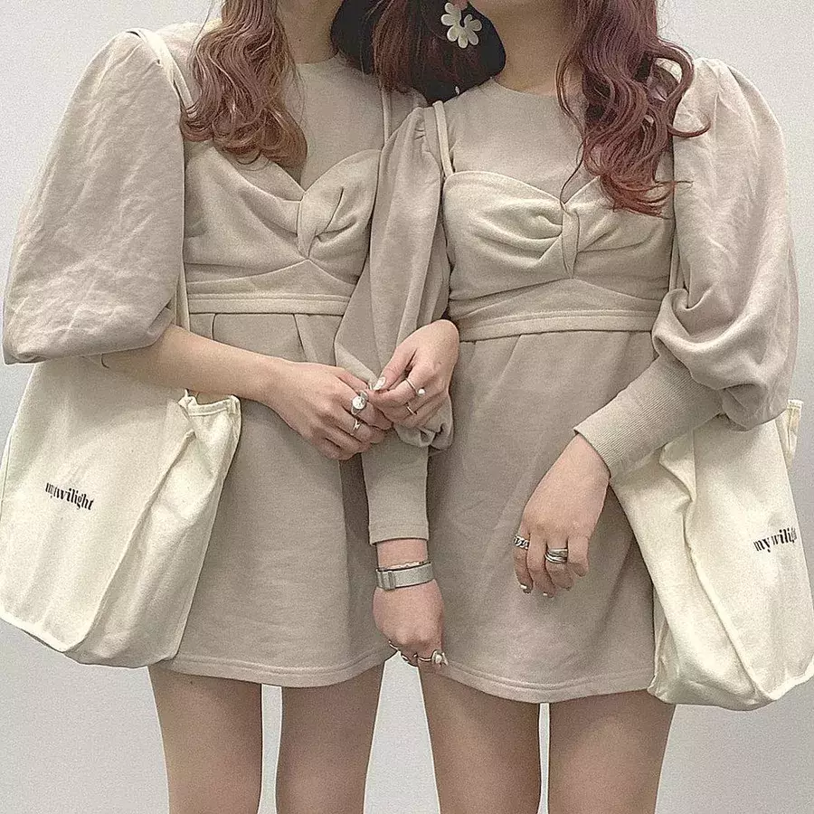 双子コーデでおしゃれを楽しむ アイテム 季節別の着こなしを大公開 ローリエプレス 2 2