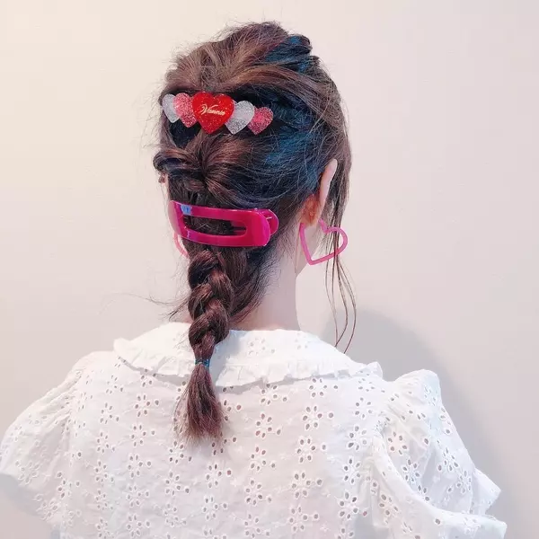 バレッタの使い方 コツを徹底解説 髪の長さ別ヘアアレンジも必見 ローリエプレス