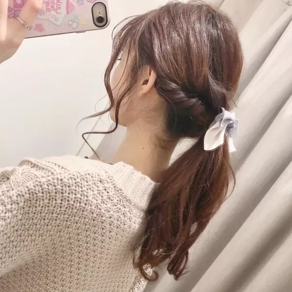 髪の毛がはねる原因 直し方を解説 はねを活かしたアレンジも必見 ローリエプレス