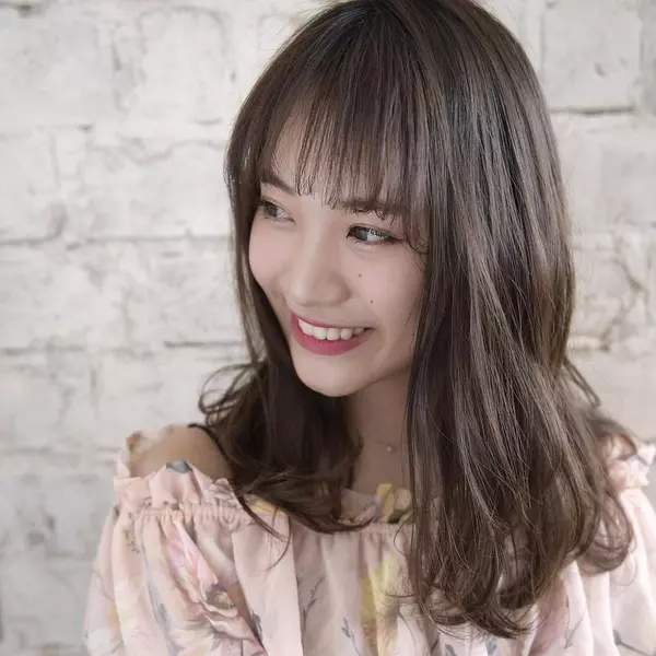 髪のうねりの原因は 改善法からまとまるスタイリング方法まで紹介 ローリエプレス