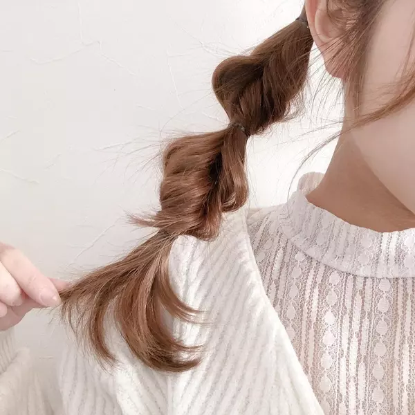 セミロングのヘアアレンジ特集 ハーフアップもまとめ髪も簡単に ローリエプレス