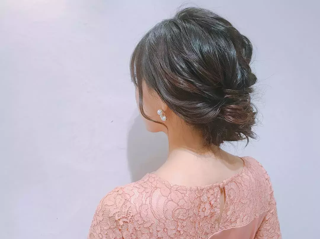 パーティーや結婚式に ドレスに似合う髪型をレングス別に大公開 ローリエプレス