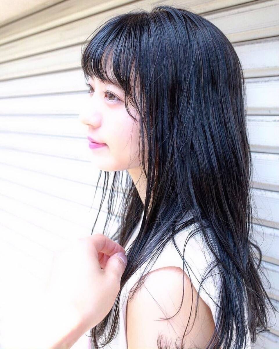 ブルーアッシュカラーとは その魅力とおすすめヘアスタイルを紹介 ローリエプレス