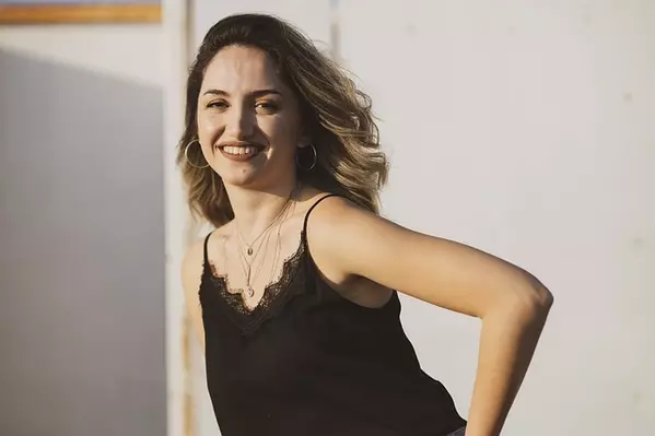 若白髪が生える原因とは 予防はできる 正しい対処法もご紹介 ローリエプレス