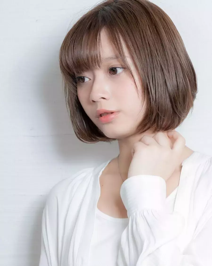 触覚ヘアで小顔に 作り方のポイント レングス別スタイルをご紹介 ローリエプレス