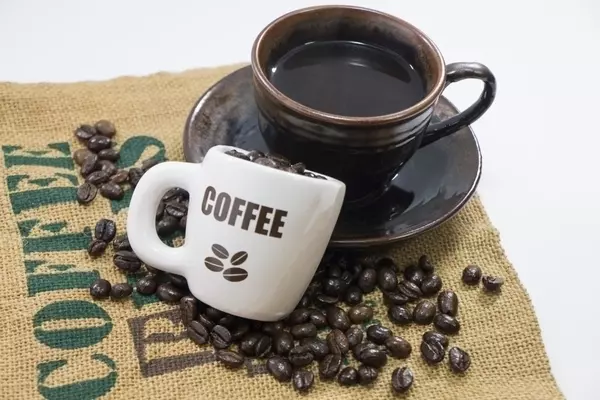 コーヒー豆の種類と味の特徴を徹底解説 焙煎度や挽き方 飲み方も紹介 ローリエプレス
