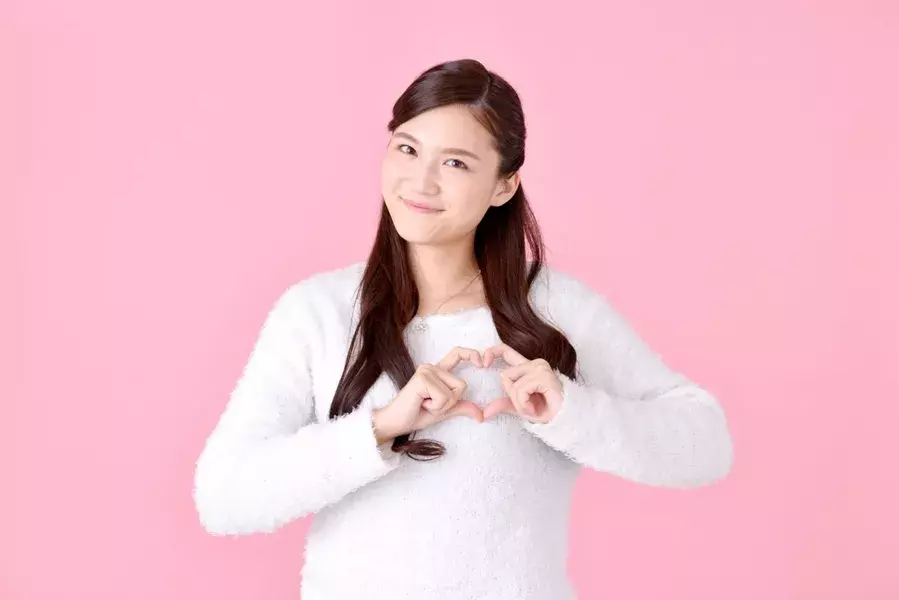 人を好きになる瞬間って きっかけと男女の恋愛心理の違いを徹底解説 ローリエプレス