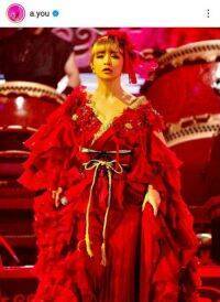 「美しすぎて泣けてくる」浜崎あゆみ、ゴージャスな赤の和風ドレス姿にファンうっとり