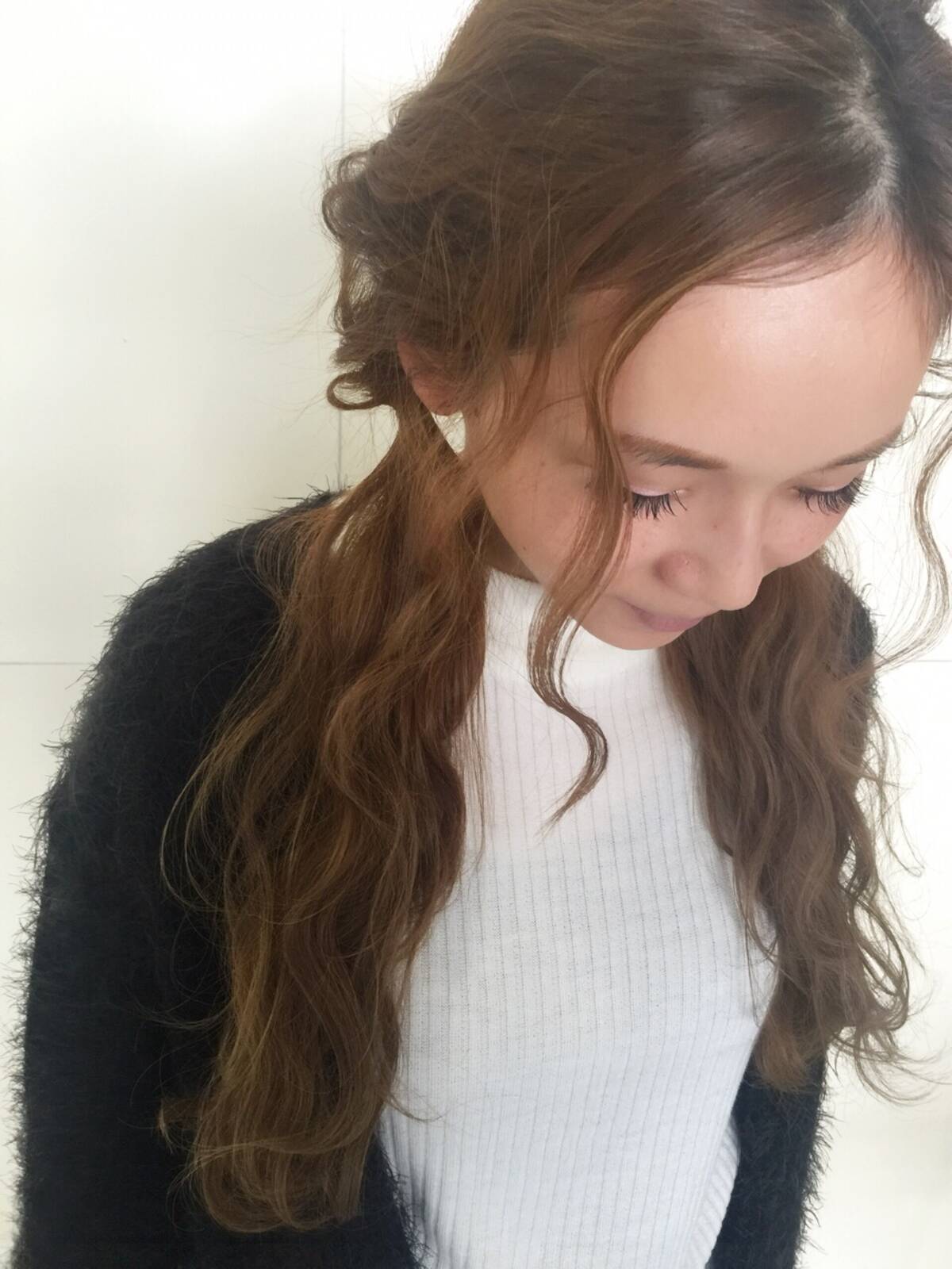 幼く見えない大人ツインテール くるりんぱで簡単にできるヘアアレンジのやり方 動画 ローリエプレス