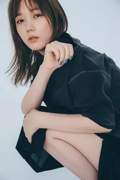 本田翼が初夏のワントーンコーデでちら見せ 美肌の秘密は30種以上試して選んだ愛用日焼け止めにあり ローリエプレス