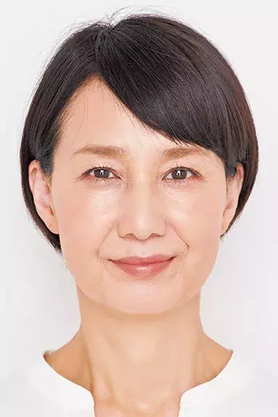 汗でつぶれる髪の悩みは お風呂上がりのヘアワックス で解決 ヘアメイク山本浩未が効果的なつけ方を伝授 ローリエプレス