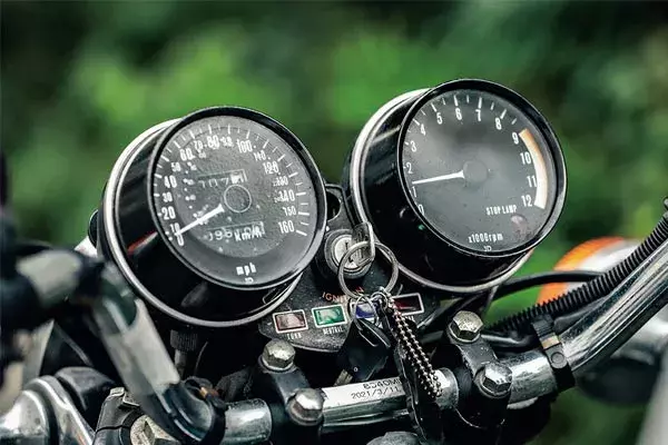 ケンドーコバヤシが愛車カワサキz1と登場 15年前 青玉虫に目を付けた俺を絶賛して 笑 インタビュー ローリエプレス