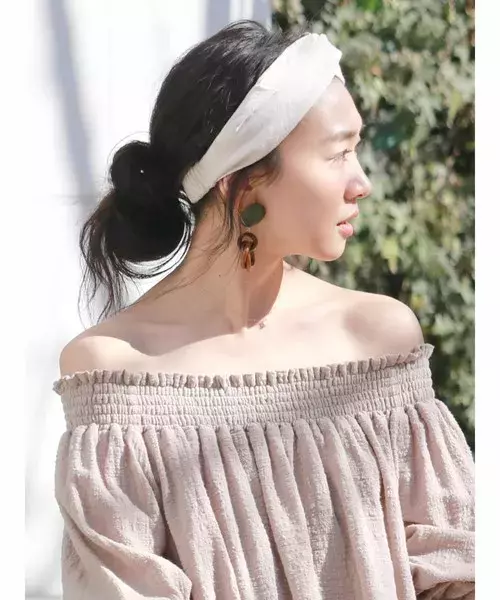 暑い時期に特にオススメ ターバン ヘアバンド使いでコーデに差をつけよう ローリエプレス