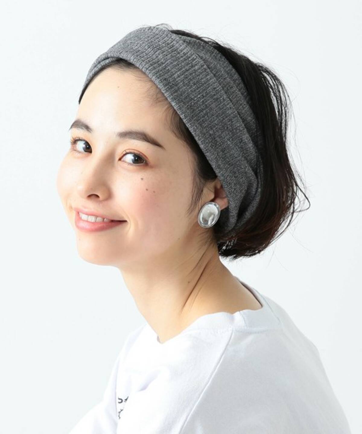 暑い時期に特にオススメ ターバン ヘアバンド使いでコーデに差をつけよう ローリエプレス