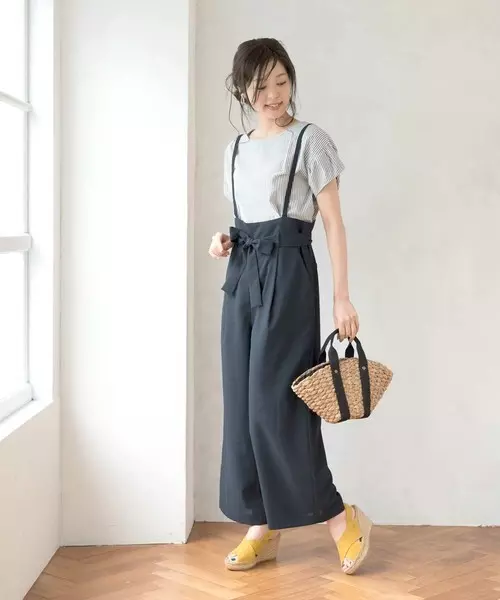 こなれ感を演出してくれる 大人が穿きやすいサスペンダー付きワイドパンツ15選をご紹介 ローリエプレス