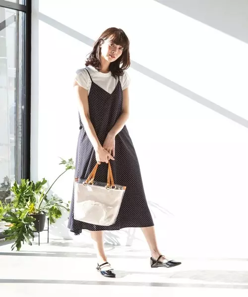 一気に夏感アップ 大人女子におすすめしたいクリアバッグコーデ ローリエプレス