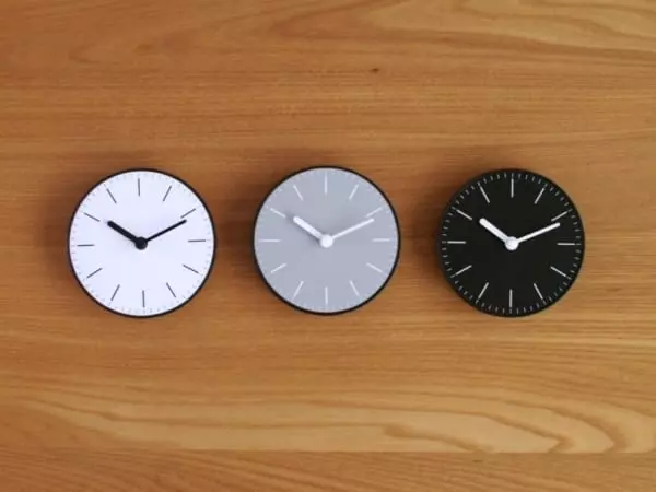 連載 100均セリアの可愛い雑貨 モノトーンでシンプルな時計 ローリエプレス