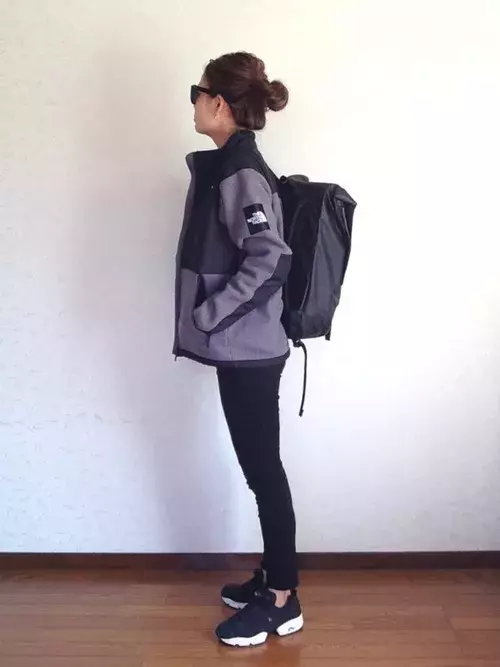 オシャレ女子を参考に 人気 スニーカー のお手本冬コーデ15選 ローリエプレス