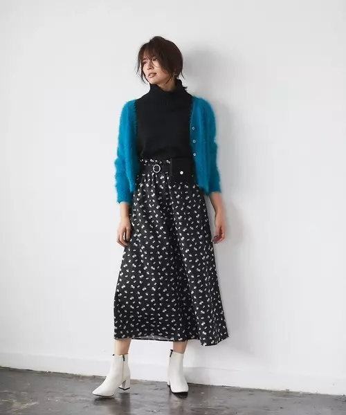 大人女子にぴったり ふわふわの質感がかわいいフェザーヤーンコーデ ローリエプレス