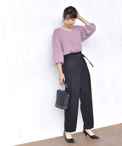 大人女子にぴったり ふわふわの質感がかわいいフェザーヤーンコーデ ローリエプレス