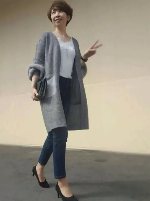 大人女子にぴったり ふわふわの質感がかわいいフェザーヤーンコーデ ローリエプレス