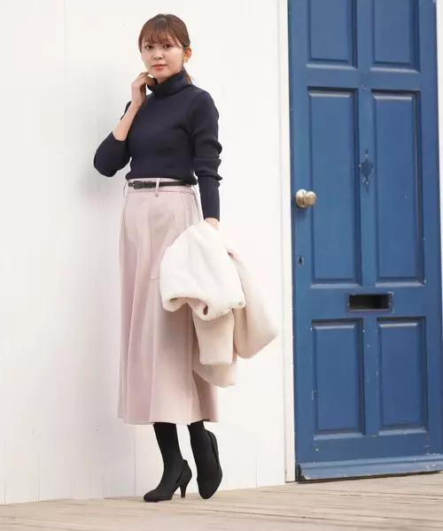 冬から春まで使える スエードスカートを取り入れた色別コーディネート集 ローリエプレス