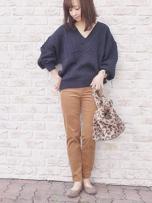 ネイビートップス に合うボトムス アウターは 冬のおすすめコーデ集 ローリエプレス