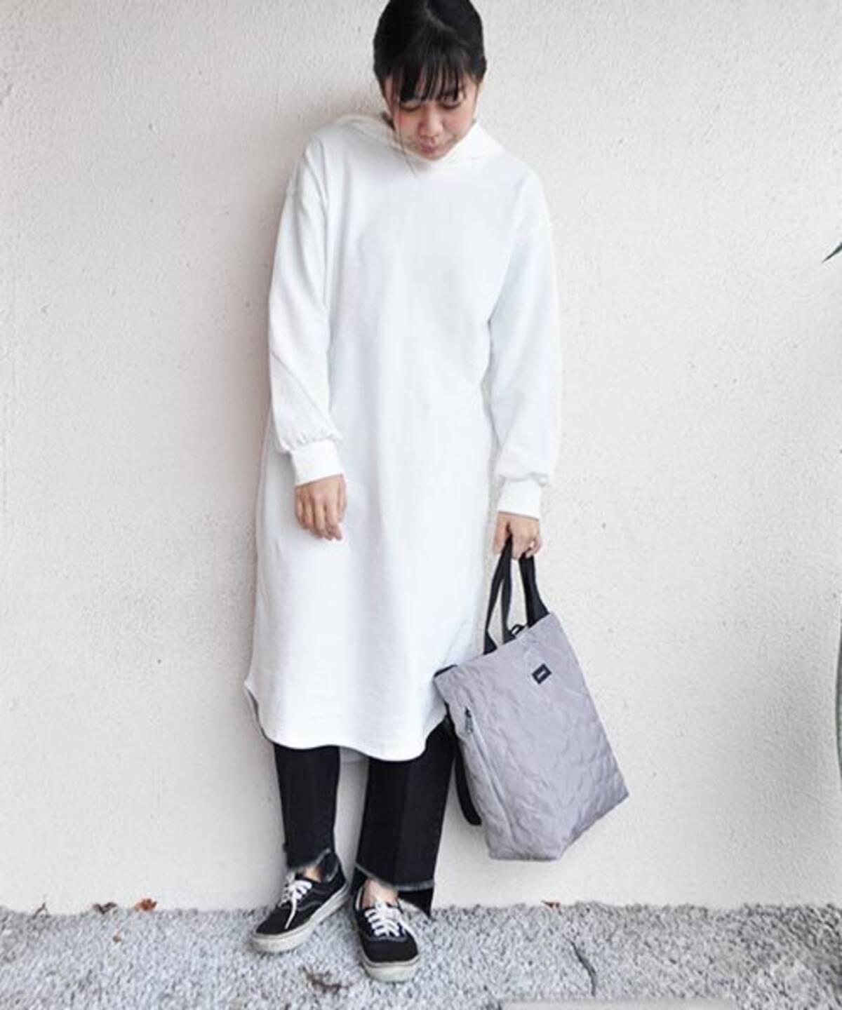 一枚もレイヤードスタイルもバッチリ パーカーワンピース を着こなすオフコーデ ローリエプレス