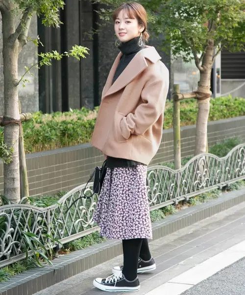 ショート丈のコートコーデ15選 コートも少しずつ春にシフトしよう ローリエプレス