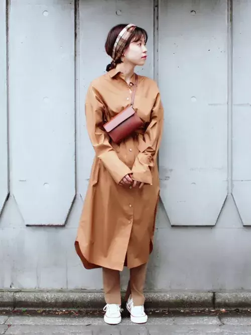 レイヤードでこなれ感 まだ寒くても楽しめる シャツワンピース コーデ ローリエプレス レイヤードでこなれ感 まだ寒くても楽しめる シャツワンピース コーデ ローリエプレス