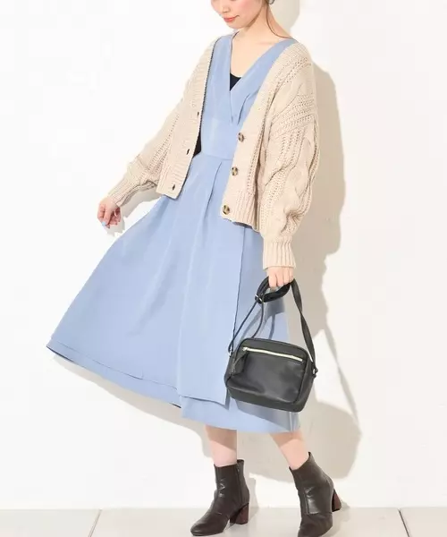 ブルー系のアイテムで上品なおしゃれを楽しむ 大人の爽やかコーデ特集 ローリエプレス