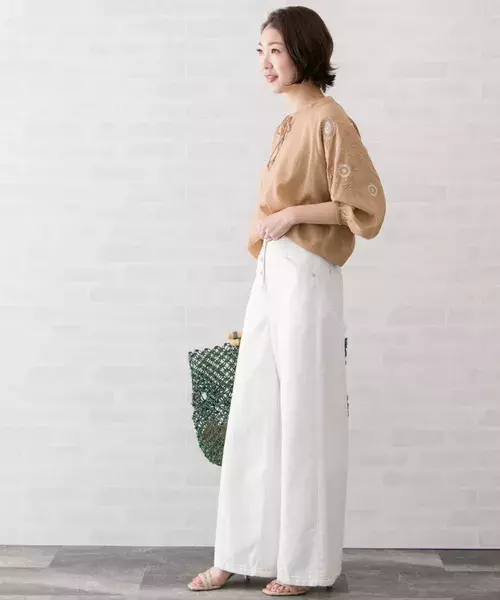 いつものコーデに 白パンツ をプラス 春らしさ満点コーデ特集 ローリエプレス