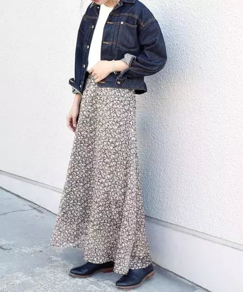 春は花柄ロングスカートが使える しっとり可愛い大人カジュアルコーデ集 ローリエプレス 春は花柄ロングスカートが使える しっとり可愛い大人カジュアルコーデ集 ローリエプレス