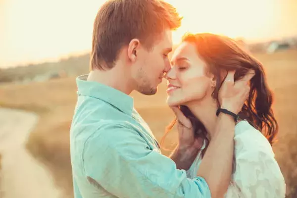 何回目のデートでキスする 失敗しない最高のシチュエーションを知りたい ローリエプレス