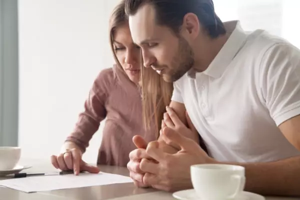 結婚費用まとめ 婚約前から新生活までにかかるお金を把握しよう ローリエプレス