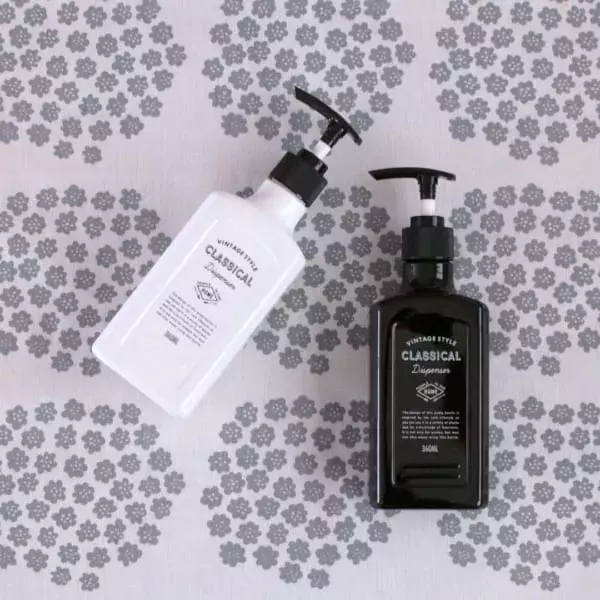 連載 セリア の ポンプボトル スポンジ収納 でおしゃれなキッチンインテリア ローリエプレス