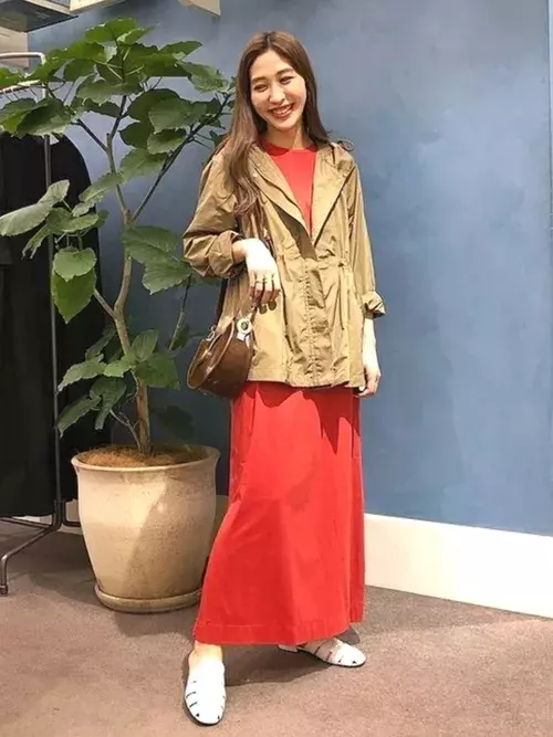 シンプルなトップス ボトムスで作る かっこいいお姉さんコーデ ローリエプレス