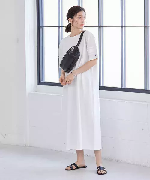 シンプルだから使い勝手バツグン この夏は万能 白ワンピース を着こなそう ローリエプレス