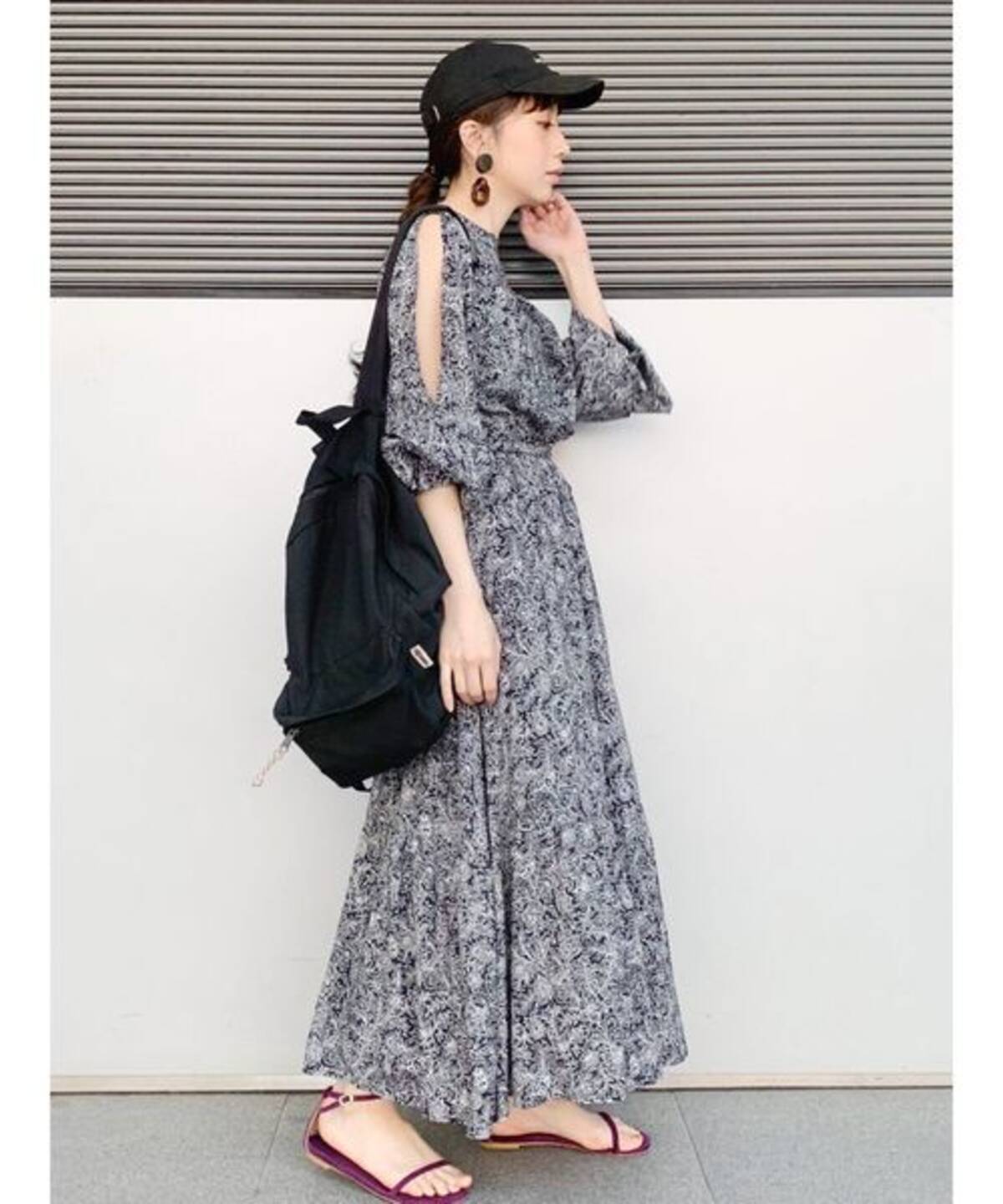 大人の肩見せスタイルは上品に オープン オフショルダーアイテムでヘルシーコーデ ローリエプレス