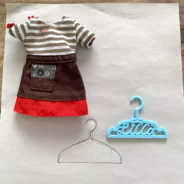 連載 ダイソーのワイヤーで簡単に作れるリカちゃん専用ハンガー ローリエプレス 連載 ダイソーのワイヤーで簡単に作れるリカちゃん専用ハンガー ローリエプレス