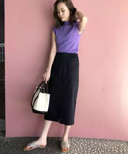 大人女性が着こなす クールvsかわいい 2タイプの夏トップスコーデ ローリエプレス