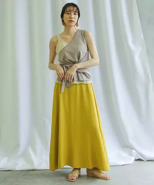 夏から秋にかけて着たいカラー マスタードイエローのカラーアイテム コーデ集 ローリエプレス