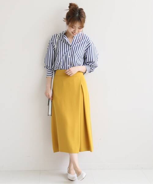 夏から秋にかけて着たいカラー マスタードイエローのカラーアイテム コーデ集 ローリエプレス